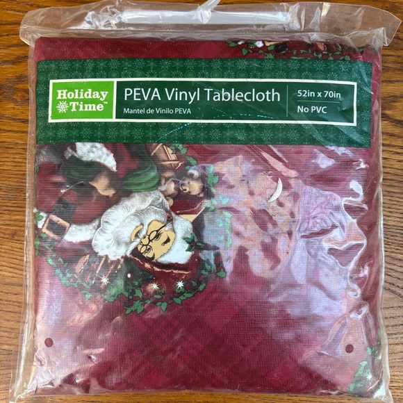 Vintage Santa vinyl table covering felt bottom reusable red tablecloth NWT - Picture 2 of 10